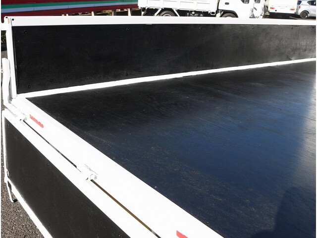 日産アトラス平ボディ小型（2t・3t）[写真16]