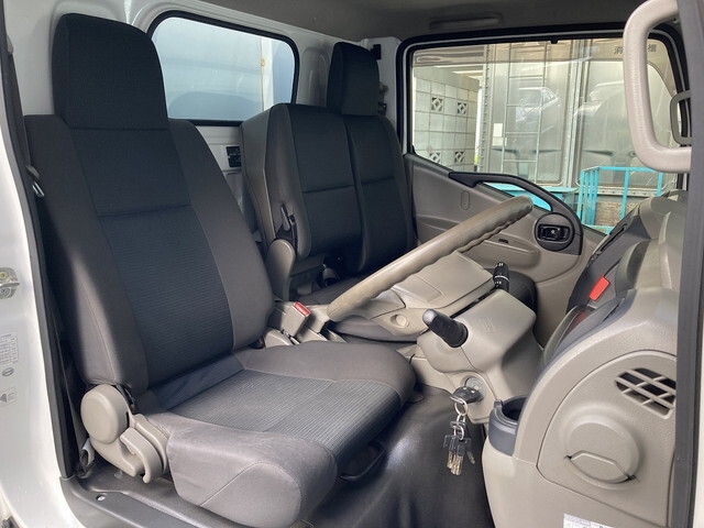 日産アトラス幌ウイング小型（2t・3t）[写真16]