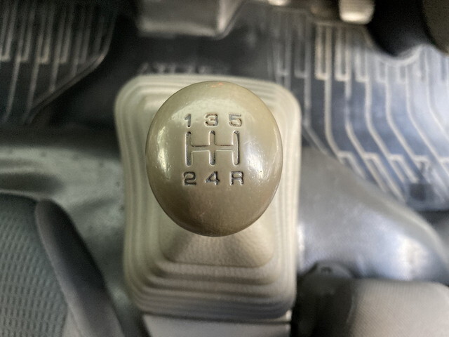 日産アトラス幌ウイング小型（2t・3t）[写真19]