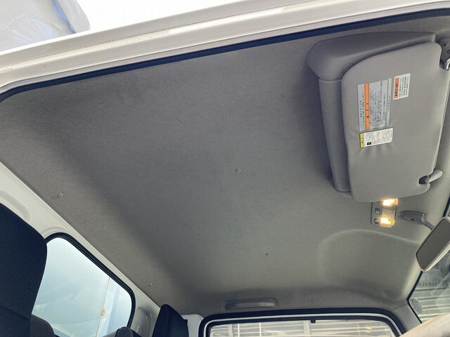 日産アトラス幌ウイング小型（2t・3t）[写真20]