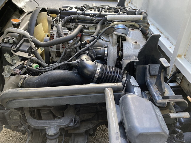 日産アトラス幌ウイング小型（2t・3t）[写真23]