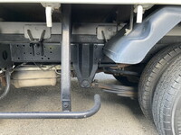 日産アトラス幌ウイング小型（2t・3t）[写真26]