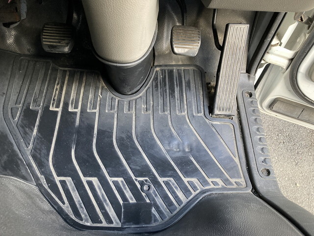 日産アトラス幌ウイング小型（2t・3t）[写真31]