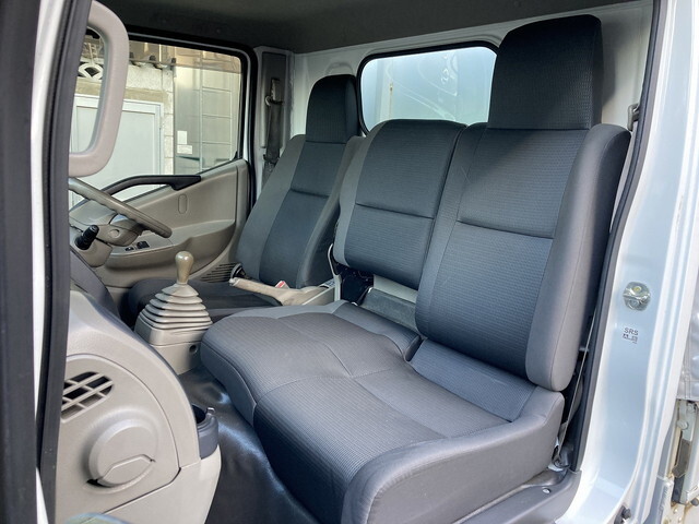 日産アトラス幌ウイング小型（2t・3t）[写真33]