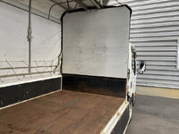 日産アトラス幌ウイング小型（2t・3t）[写真06]