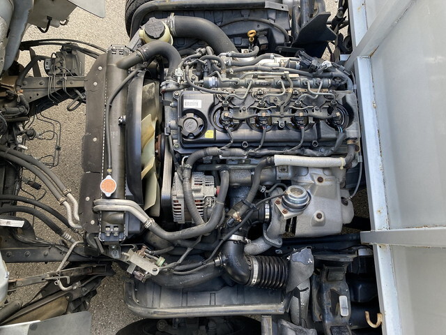 日産アトラス幌ウイング小型（2t・3t）[写真08]