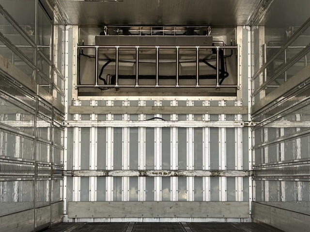 日野プロフィア冷凍車（冷蔵車）大型（10t）[写真12]