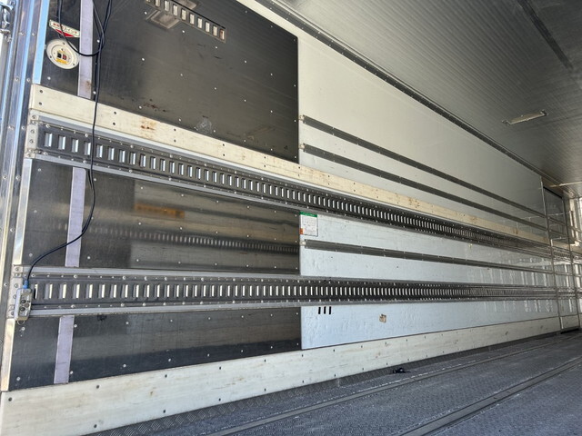 日野プロフィア冷凍車（冷蔵車）大型（10t）[写真14]