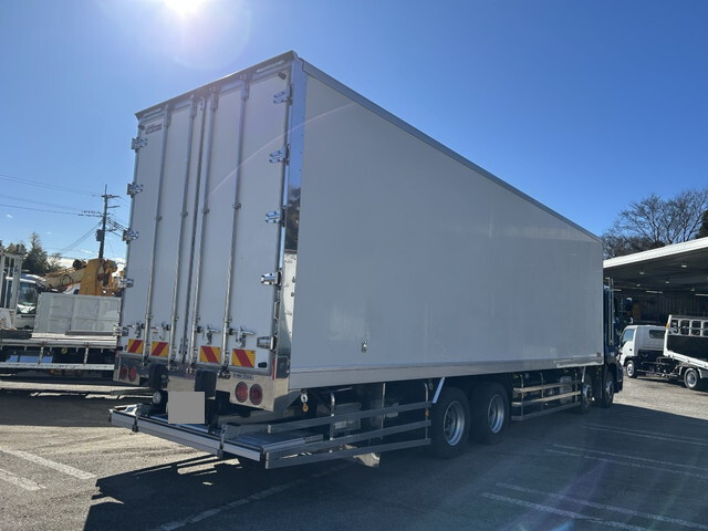 日野プロフィア冷凍車（冷蔵車）大型（10t）[写真02]