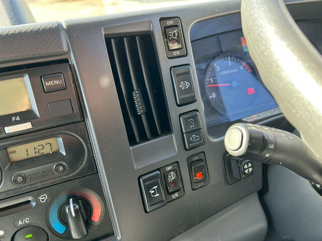 いすゞエルフ冷凍車（冷蔵車）小型（2t・3t）[写真25]