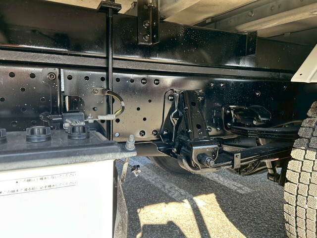 いすゞエルフ冷凍車（冷蔵車）小型（2t・3t）[写真27]