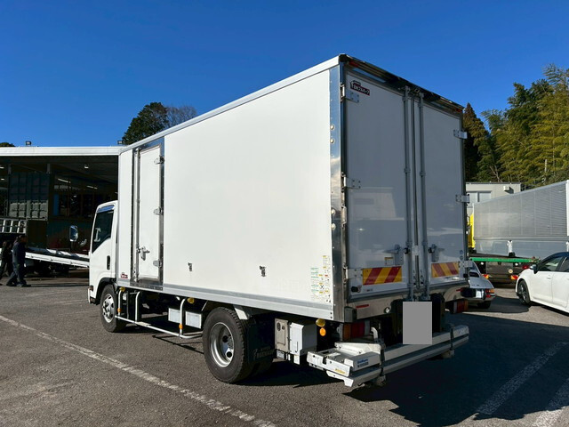 いすゞエルフ冷凍車（冷蔵車）小型（2t・3t）[写真03]