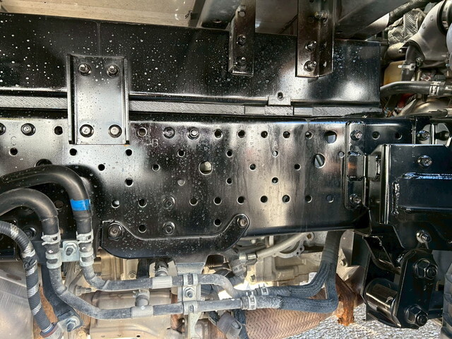 いすゞエルフ冷凍車（冷蔵車）小型（2t・3t）[写真32]