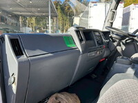 いすゞエルフ冷凍車（冷蔵車）小型（2t・3t）[写真36]