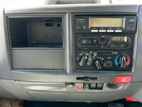 いすゞエルフ冷凍車（冷蔵車）小型（2t・3t）[写真40]