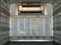 いすゞエルフ冷凍車（冷蔵車）小型（2t・3t）[写真08]