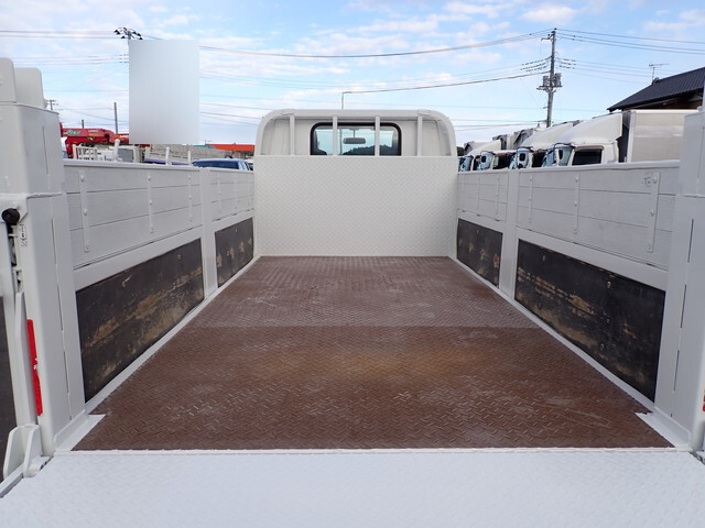 いすゞエルフ平ボディ小型（2t・3t）[写真10]