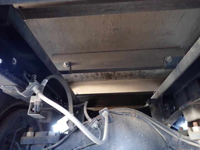 いすゞエルフ平ボディ小型（2t・3t）[写真29]