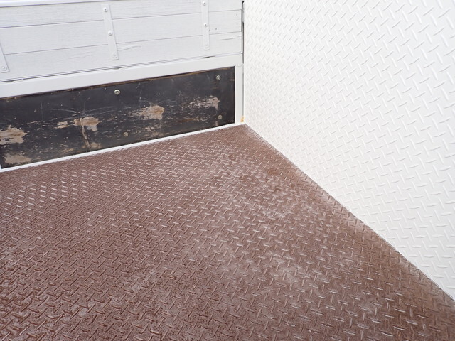 いすゞエルフ平ボディ小型（2t・3t）[写真08]