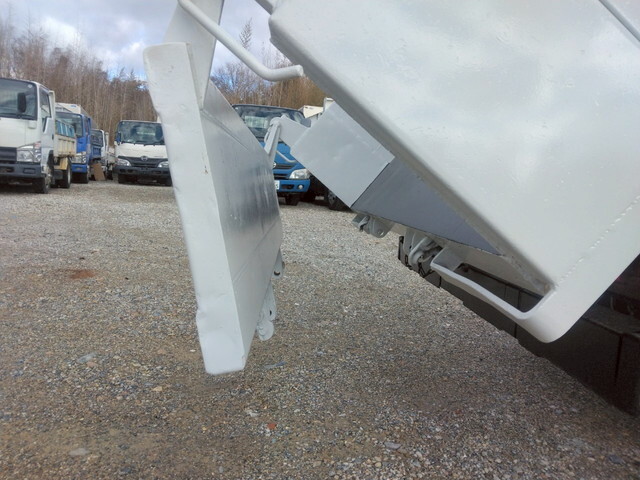 いすゞエルフダンプ小型（2t・3t）[写真15]