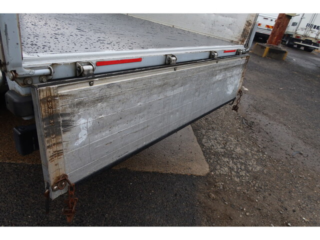 いすゞエルフアルミブロック小型（2t・3t）[写真11]