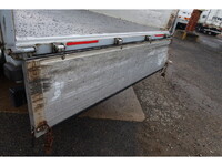 いすゞエルフアルミブロック小型（2t・3t）[写真12]