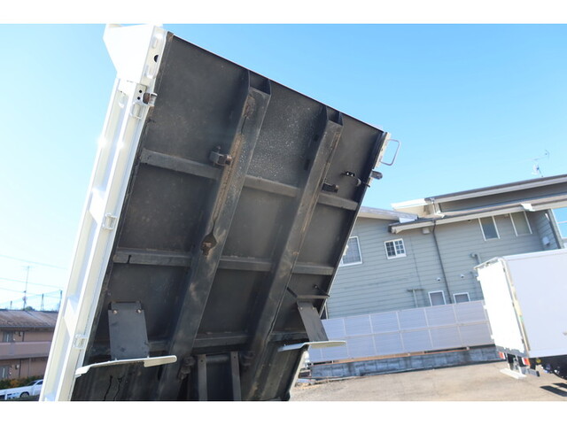 三菱ふそうキャンターダンプ小型（2t・3t）[写真17]