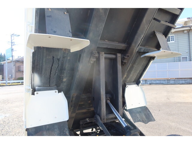 三菱ふそうキャンターダンプ小型（2t・3t）[写真18]