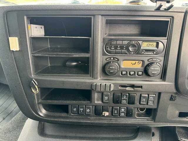 日本フルハーフギガアルミウイング大型（10t）[写真20]