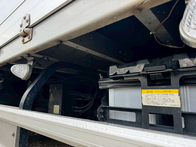 日本フルハーフギガアルミウイング大型（10t）[写真29]