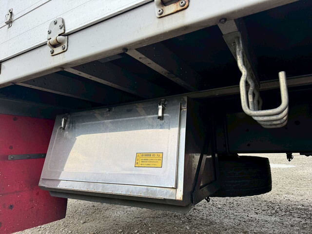 日本フルハーフギガアルミウイング大型（10t）[写真32]