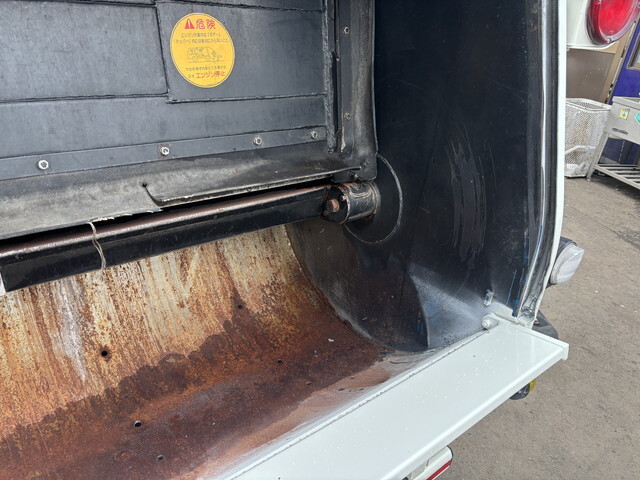 いすゞエルフパッカー車（塵芥車）小型（2t・3t）[写真11]