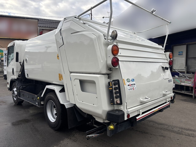 いすゞエルフパッカー車（塵芥車）小型（2t・3t）[写真02]