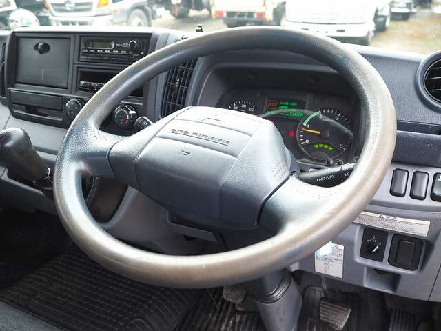 三菱ふそうキャンタークレーン4段小型（2t・3t）[写真38]