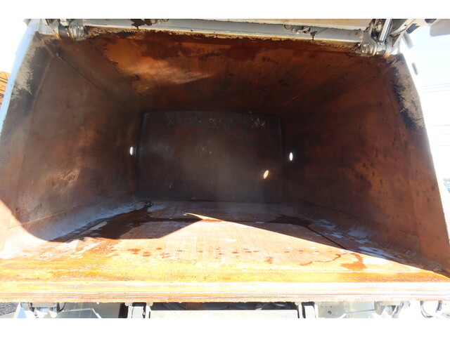 三菱ふそうキャンターパッカー車（塵芥車）小型（2t・3t）[写真12]