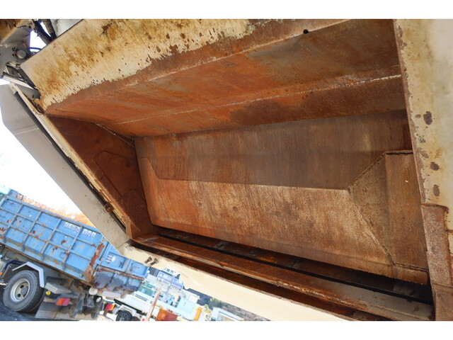 三菱ふそうキャンターパッカー車（塵芥車）小型（2t・3t）[写真13]