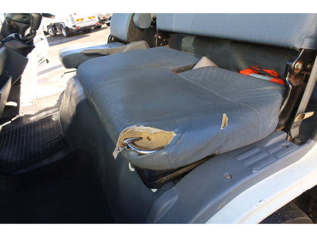 三菱ふそうキャンターパッカー車（塵芥車）小型（2t・3t）[写真39]