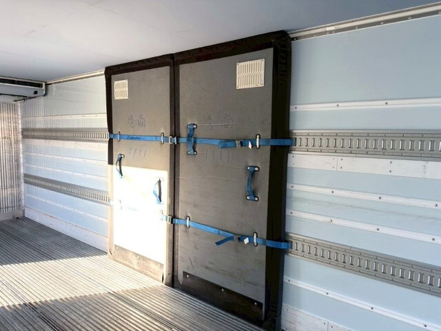 UDトラックスクオン冷凍車（冷蔵車）大型（10t）[写真11]