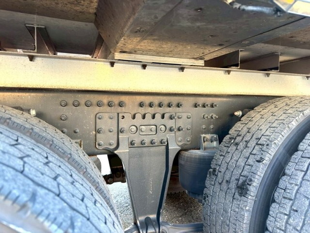 UDトラックスクオン冷凍車（冷蔵車）大型（10t）[写真16]