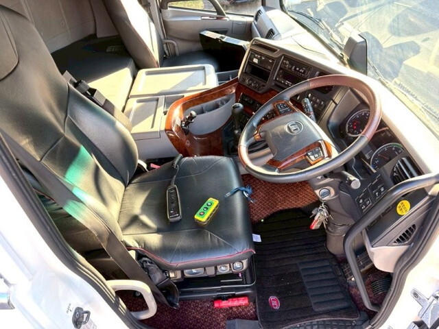 UDトラックスクオン冷凍車（冷蔵車）大型（10t）[写真28]