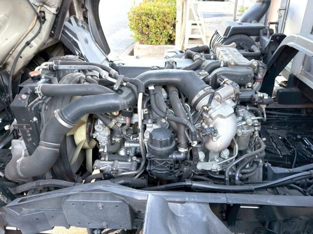 いすゞフォワードアルミブロック増トン（6t・8t）[写真15]