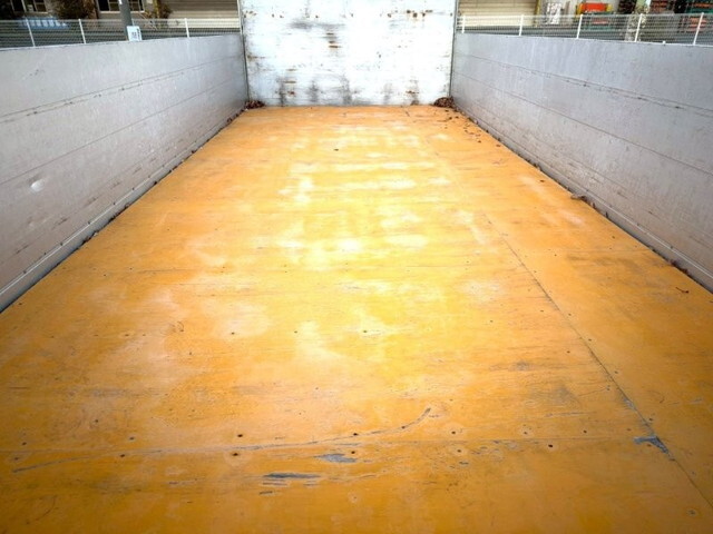 いすゞフォワードアルミブロック増トン（6t・8t）[写真05]