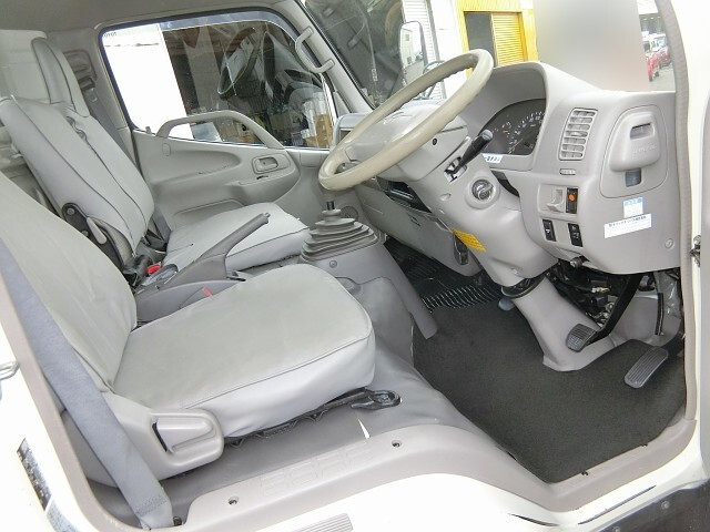 トヨタトヨエース平ボディ小型（2t・3t）[写真16]