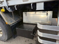 いすゞギガアルミブロック大型（10t）[写真12]