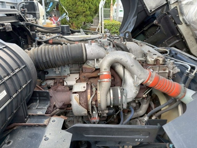 いすゞギガアルミブロック大型（10t）[写真15]