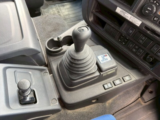 いすゞギガアルミブロック大型（10t）[写真18]