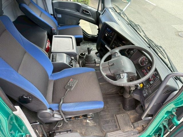 いすゞギガアルミブロック大型（10t）[写真19]