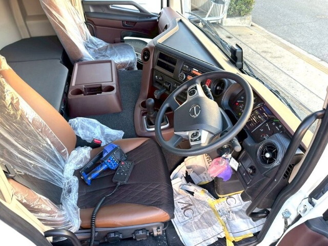 日野プロフィアセルフクレーン4段大型（10t）[写真19]