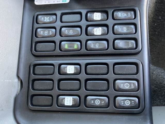 三菱ふそうスーパーグレートトレーラーヘッド（トラクターヘッド）大型（10t）[写真37]