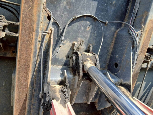 日野プロフィアダンプ大型（10t）[写真13]